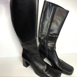 Calf High Black Leather Heeled Boots